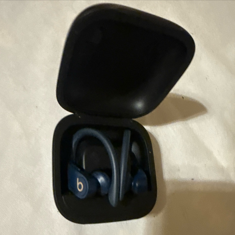 Dr Dre Beats Blue Wireless Earbuds with Charging Case